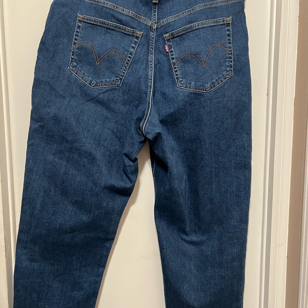 LEVI'S WOMEN'S PLUS SIZE WEDGIE STRAIGHT LEG HIGH RISE JEANS SIZE 18W NWT. - Picture 9 of 13